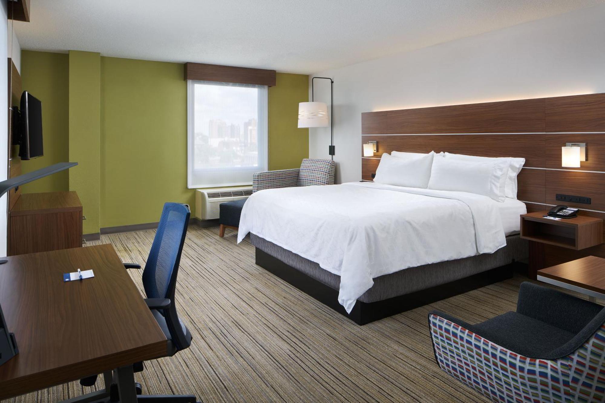 King Room with Roll-In Shower - Disability Access